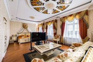 Дом 1650м², 3-этажный, участок 49 сот.  