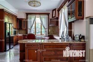 Коттедж 675м², 2-этажный, участок 18 сот.  