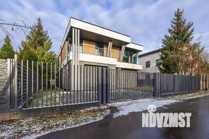 Дом 570м², 2-этажный, участок 12 сот.  