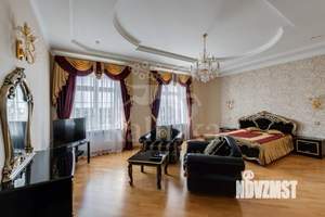 Дом 1650м², 2-этажный, участок 49 сот.  