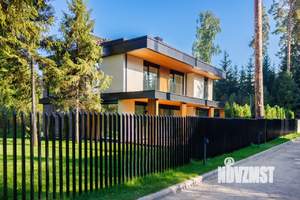 Коттедж 368м², 2-этажный, участок 10 сот.  