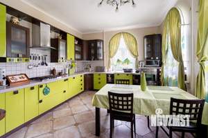 Дом 464м², 3-этажный, участок 21 сот.  