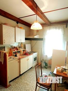 Дом 175м², 3-этажный, участок 15 сот.  