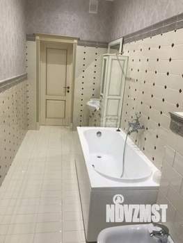 Дом 303м², 2-этажный, участок 16 сот.  