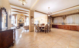 Дом 300м², 3-этажный, участок 10 сот.  