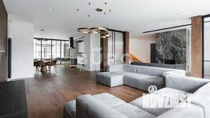 Дом 900м&sup2;, 2-этажный, участок 7 сот.  