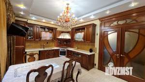 Коттедж 325м², 3-этажный, участок 12 сот.  