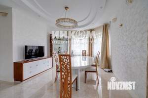 Дом 454м², 3-этажный, участок 15 сот.  