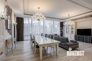 Таунхаус 430м², 3-этажный, участок 2 сот.  