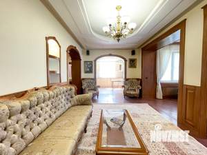 Коттедж 310м², 2-этажный, участок 10 сот.  