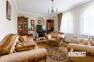 Дом 464м², 3-этажный, участок 18 сот.  