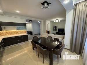 Таунхаус 210м², 2-этажный, участок 2 сот.  