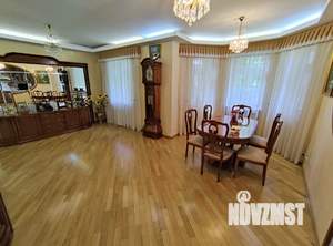 Коттедж 400м², 3-этажный, участок 30 сот.  