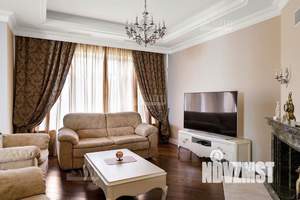 Дом 243м², 2-этажный, участок 10 сот.  