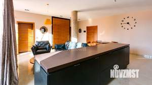 Таунхаус 400м², 3-этажный, участок 10 сот.  