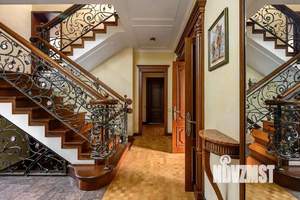 Дом 484м², 3-этажный, участок 9 сот.  