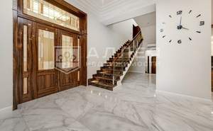Дом 750м², 2-этажный, участок 40 сот.  