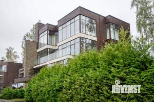 Дом 1500м&sup2;, 3-этажный, участок 13 сот.  