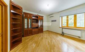 Дом 602м&sup2;, 2-этажный, участок 40 сот.  