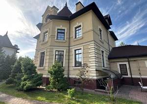 Дом 621м², 3-этажный, участок 15 сот.  