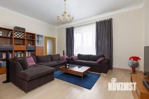 Таунхаус 440м², 3-этажный, участок 7 сот.  