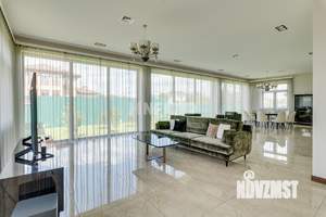 Дом 900м², 2-этажный, участок 18 сот.  