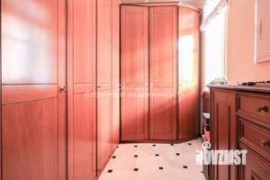 Дом 397м², 3-этажный, участок 16 сот.  