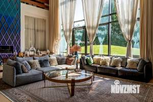 Дом 1711м², 2-этажный, участок 41 сот.  