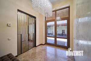 Коттедж 366м², 2-этажный, участок 11 сот.  