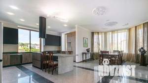 Коттедж 750м&sup2;, 2-этажный, участок 21 сот.  