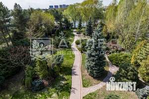 Коттедж 740м², 3-этажный, участок 30 сот.  