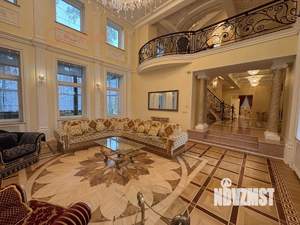 Дом 740м&sup2;, 3-этажный, участок 28 сот.  