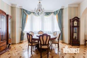 Коттедж 552м², 3-этажный, участок 9 сот.  