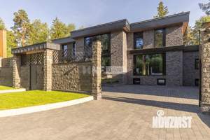 Дом 1700м², 3-этажный, участок 46 сот.  