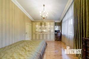 Дом 300м², 3-этажный, участок 10 сот.  