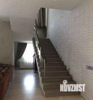 Коттедж 500м², 2-этажный, участок 10 сот.  