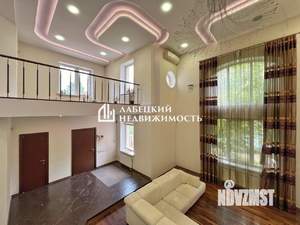 Дом 742м², 4-этажный, участок 19 сот.  