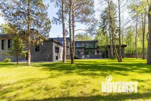 Дом 1700м², 3-этажный, участок 46 сот.  