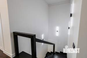 Коттедж 900м², 2-этажный, участок 15 сот.  