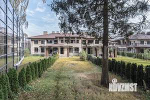 Таунхаус 367м², 2-этажный, участок 6 сот.  