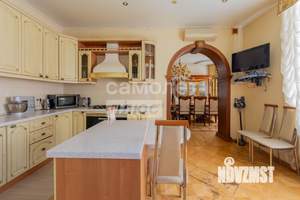 Коттедж 490м², 2-этажный, участок 12 сот.  