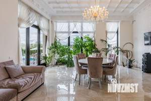 Коттедж 1660м², 2-этажный, участок 25 сот.  