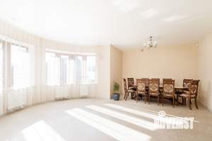 Дом 500м², 3-этажный, участок 20 сот.  