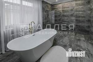 Дом 630м², 2-этажный, участок 8 сот.  