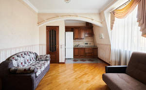 Дом 1500м², 4-этажный, участок 40 сот.  