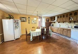 Дом 274м², 3-этажный, участок 16 сот.  