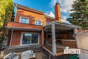 Таунхаус 430м², 3-этажный, участок 5 сот.  