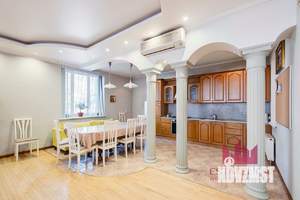 Коттедж 450м², 3-этажный, участок 17 сот.  