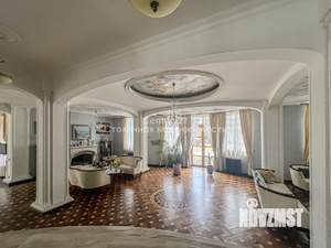 Дом 397м², 3-этажный, участок 16 сот.  