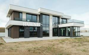 Дом 430м², 2-этажный, участок 16 сот.  